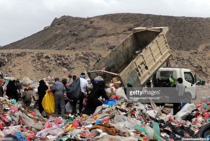 خبرآنلاین - تصاویر | زباله‌گردی زنان و کودکان در فقر و گرسنگی