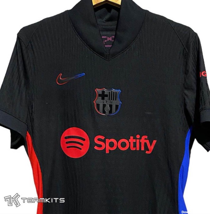 لباس دوم بارسلونا 2025-2024 (تصاویر اولیه)
