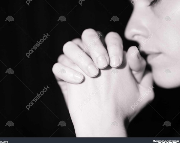 زن دعا 1184929