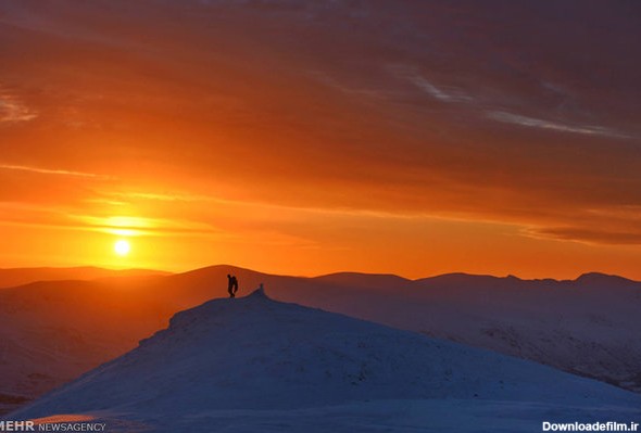 آخرین خبر | عکس/ کوه پیمایی هنگام غروب آفتاب