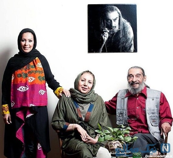 انوشیروان ارجمند | زنده یاد انوشیروان ارجمند در کنار همسر و دخترش بهار