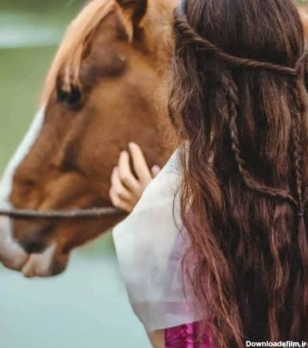 عکس اسب و دختر برای پروفایل