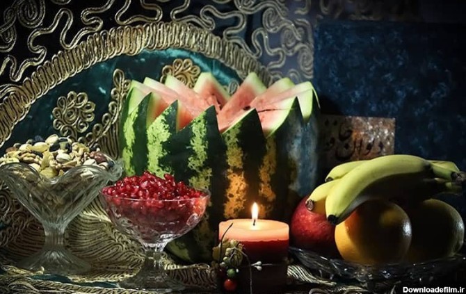 هندوانه و انار و میوه در شب یلدا