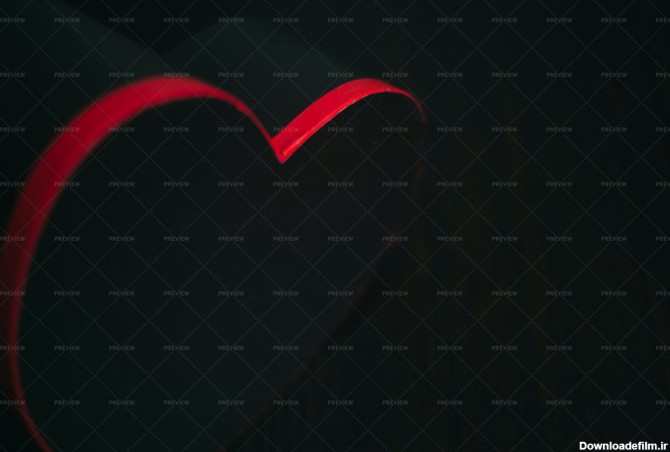 یک تصویر تاریک و سیاه با قلب قرمز - پرو جی اف ایکس