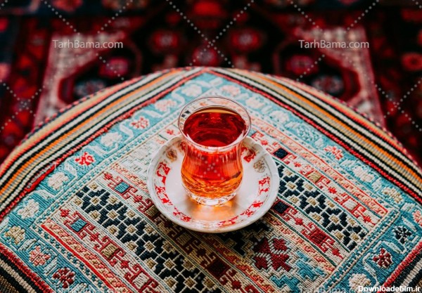 تصویر با کیفیت چای با لیوان کمر باریک