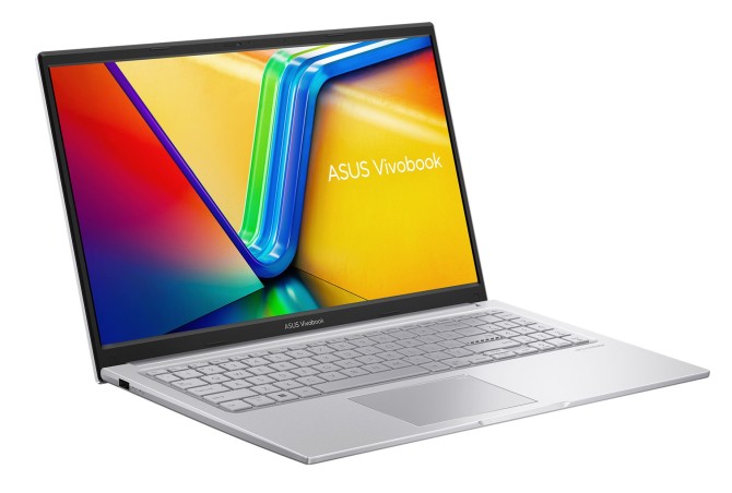 نمای نیمرخ چپ لپ تاپ ایسوس ASUS VivoBook 15 X1504ZA در حالت باز و نمایش پورت‌های لبه سمت چپ رنگ نقره‌ای