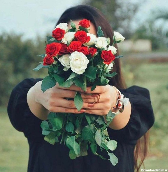 عکس پروفایل دختری با گل – دانلود رایگان