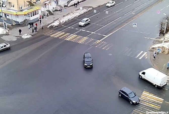ببینید | لحظه وقوع یک تصادف در خیابان های لغزنده شهر گلبهار خراسان رضوی