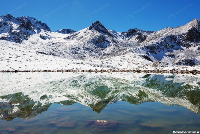 عکس منظره کوه های برفی و انعکاسشان در آب - مرجع دانلود فایلهای ...