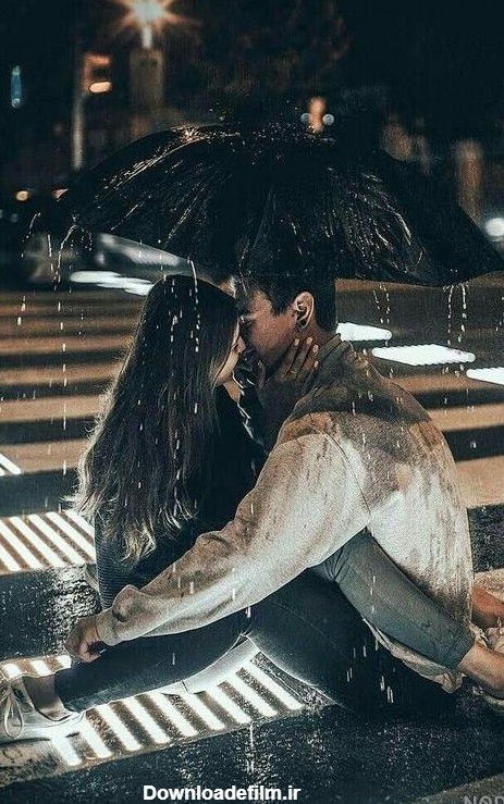عکس عاشقانه زیر بارون
