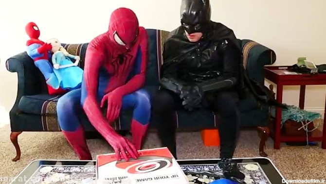 رقابت بتمن و مرد عنکبوتی در پخت شیرینی