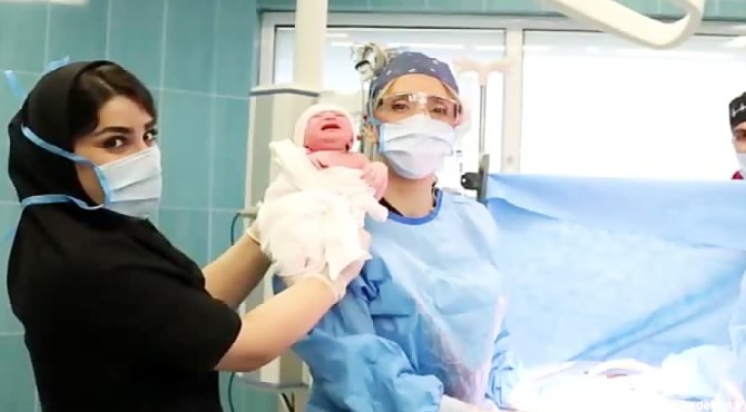 فیلم به دنیا آمدن نوزاد توسط دکتر ناصحی