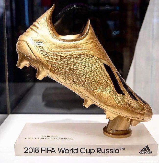از توپ طلا تا کفش و دستکش طلایی (عکس) | فوتبالی