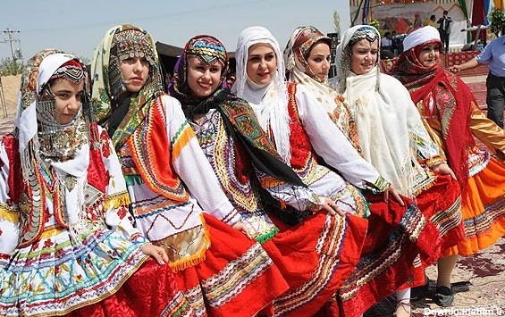 لباس زنان کرمانج - Felexa | Iran Tourism Network