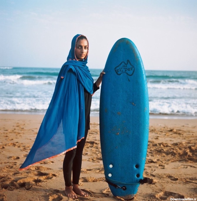 تصویر اولین موج‌ سوار زن ایرانی در نشریات جهان!