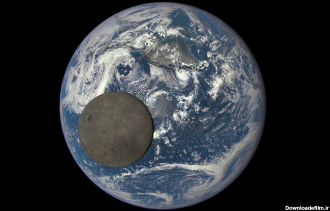 ماه خود را در عکس زمین جای می‌دهد • دیجی‌کالا مگ