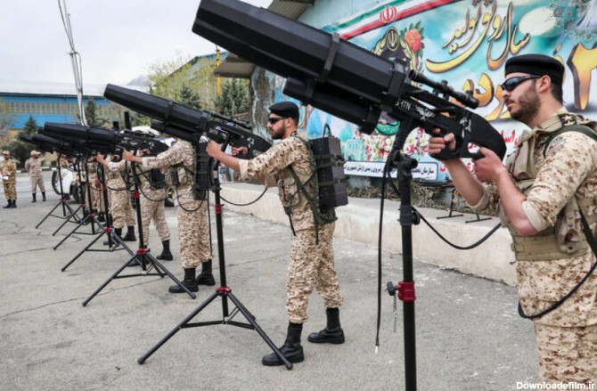 عکس) یک سلاح عجیب و پیشرفته در دست نیروی حرفه‌ای ارتش ایران