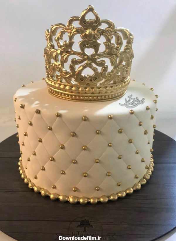 عکس کیک سفید طلایی
