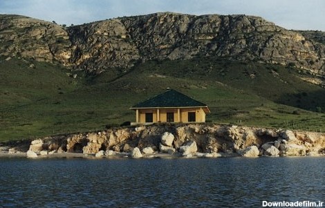 ویلای اشرف پهلوی در وسط دریاچه ارومیه