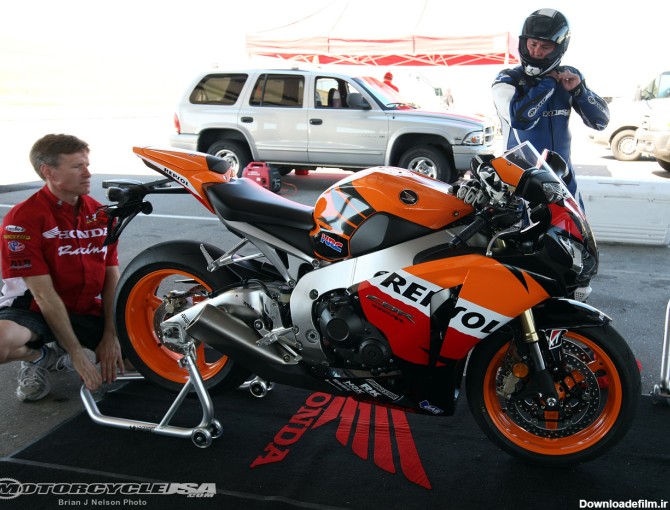عکس های جذاب و زییا 2009 Honda Cbr1000 RR Repsol :: موتور سنگین