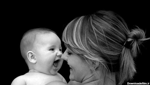 ژست عکس مادر و نوزاد در عکاسی