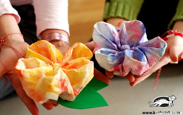 کاردستی ساخت گل با دستمال کاغذی