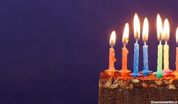 تصویر پس زمینه کلوزآپ کیک تولد با شمع روشن | فری پیک ایرانی | پیک ...