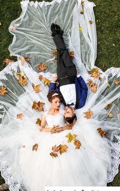 مدل ژست عکس عروس و داماد در باغ به روز