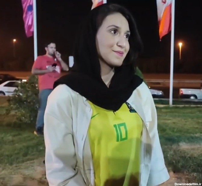عکس‌| استقبال ویژه دختر ایرانی از نیمار با لباس برزیل؛ از ۶ صبح ...