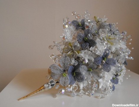 دسته گل عروس با تزئین سنگ و مرارید 1 - مجله تصویر زندگی