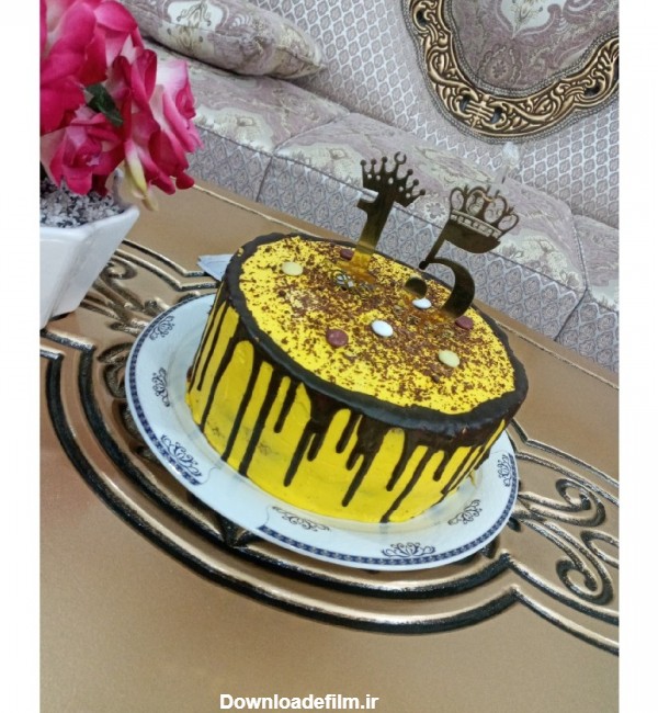 کیک تولد زرد خوشگل | سرآشپز پاپیون
