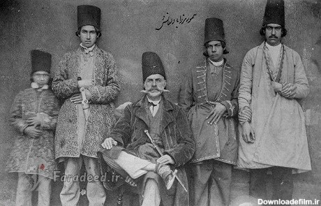لباس دوره قاجار,لباس مردان در دوره قاجار,لباس زنان در دوره قاجار,پوشش مردان در دوره قاجار,لباس رسمی دربار قاجار,در دوره قاجار چگونه لباس می پوشیدند