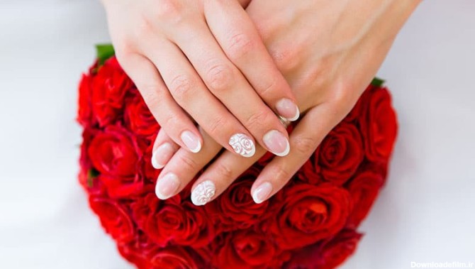 18 مدل طراحی ناخن عروس که دست های شما را در عکس ها زیبا نشان می دهد