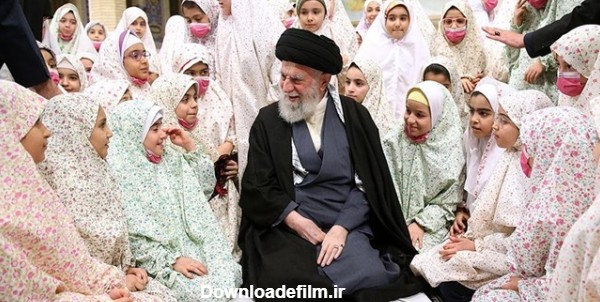 دخترانی که در جشن تکلیف همراه رهبر انقلاب وارد حسینیه شدند را بشناسید+تصاویر