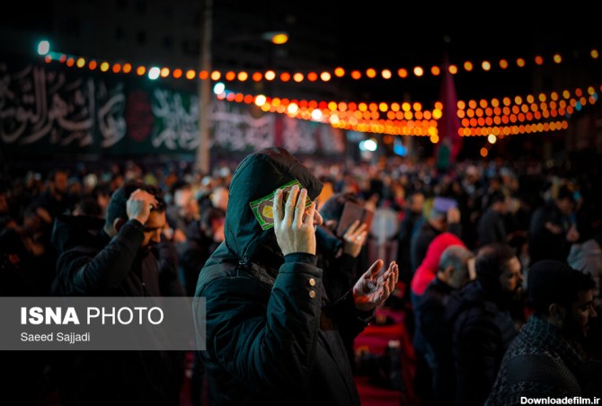 عکس/ ازدحام جمعیت در اطراف حسینیه ریحانه الحسین(س) در دومین شب قدر