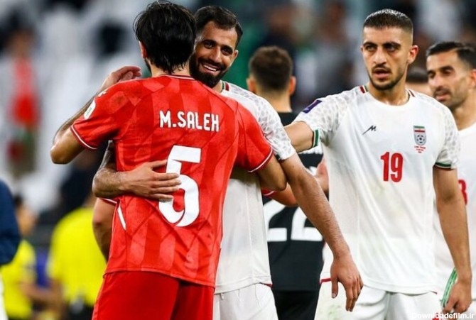 ببینید | شوک هواداران فلسطین از تشویق‌های گسترده ایرانیان از تیم فوتبال فلسطین در قطر