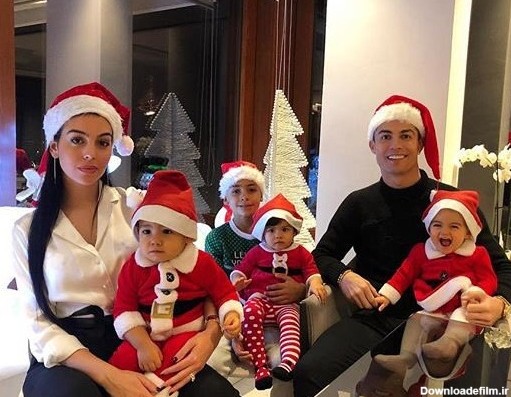 عکس خانوادگی رونالدو به بهانه کریسمس را ببینید