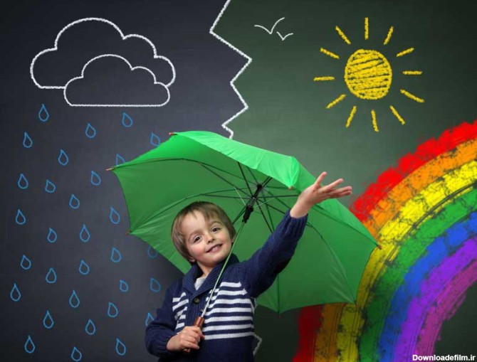 دانلود تصویر با کیفیت پسر بچه با چتر سبز تکیه به دیوار نقاشی ...