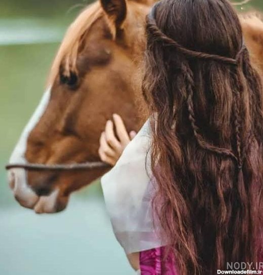 عکس اسب و دختر برای پروفایل