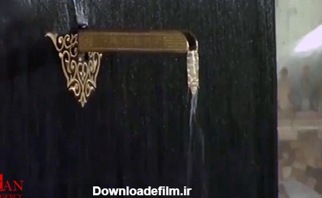 تصاویری زیبا از بارش باران و جاری شدن آب از ناودان طلای کعبه