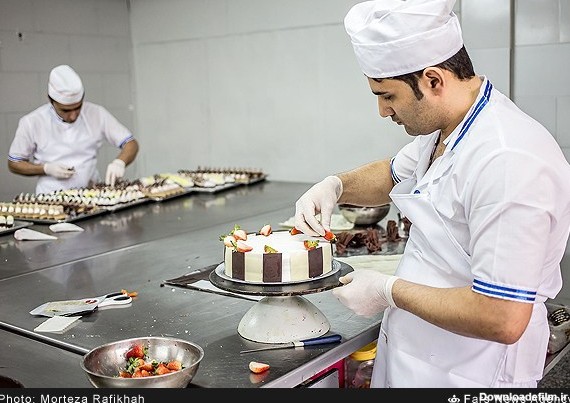 کارگاه شیرینی پزی | خبرگزاری فارس