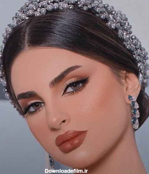 مدل آرایش عروس عربی ساده و چشم زیبا و خلیجی