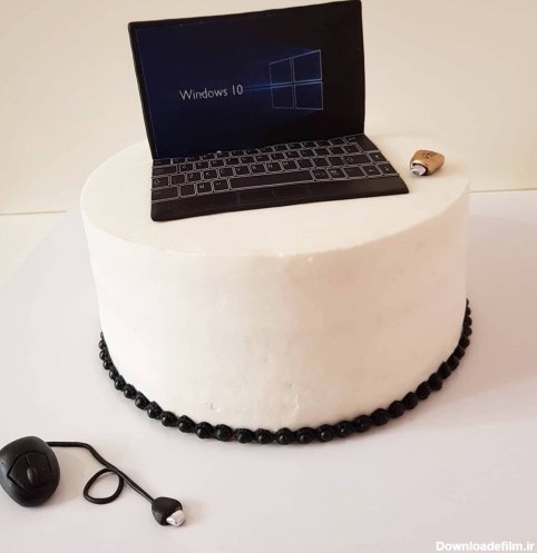 کیک تولد شکل کامپیوتر با اجزای خوراکی
