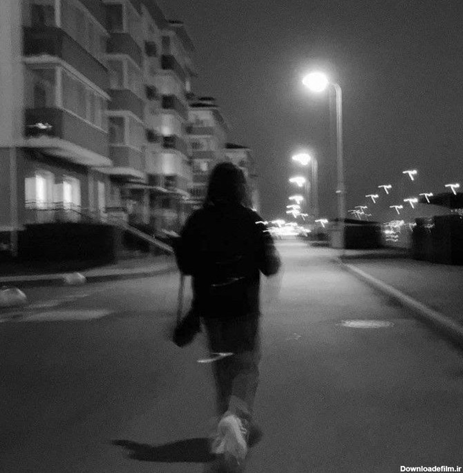 عکس دارک دختر تنهایی توی خیابون دپ | تاوعکس