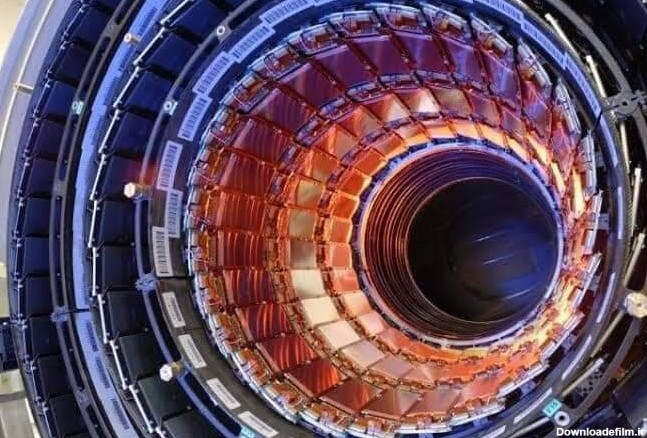 از «ذرّه‌ خدا» تا «دروازه‌ جهنم» / هشدار ترسناک استفن هاوکینگ درباره‌ CERN چه بود؟ +عکس و فیلم