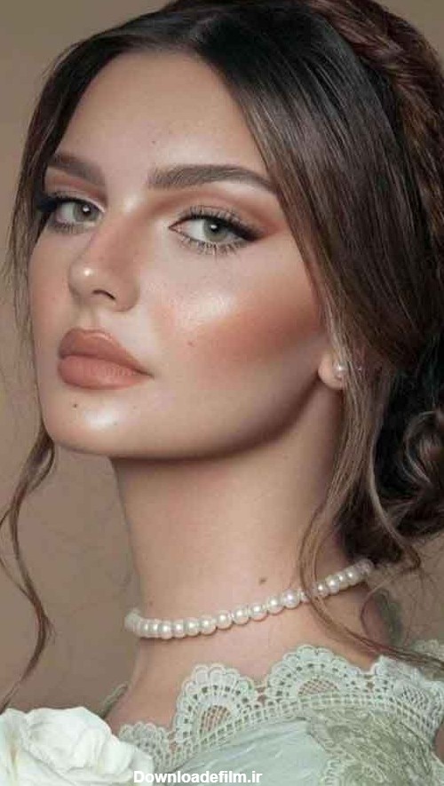 مدل آرایش عروس عربی ساده و چشم زیبا و خلیجی