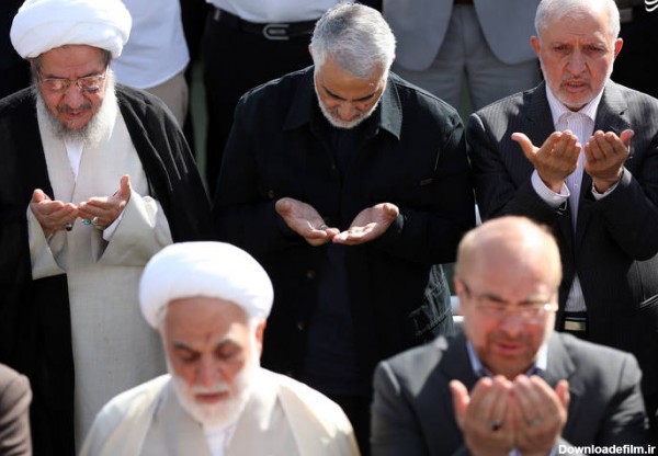 مشرق نیوز - عکس/ حضور سرلشکر سلیمانی در نماز عید فطر مصلی تهران
