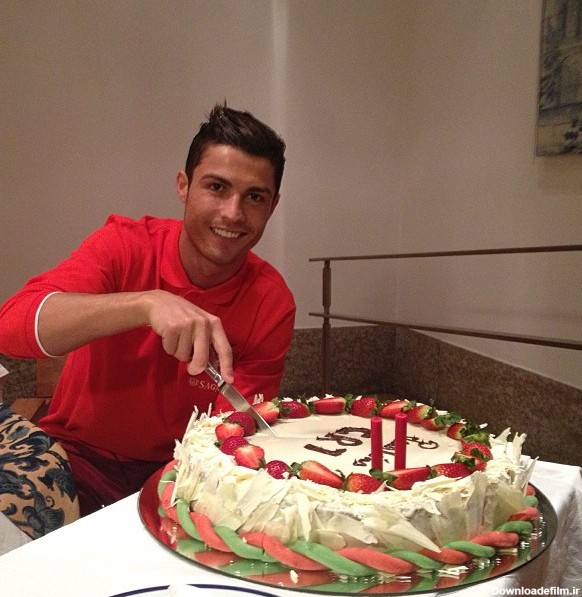 کریستیانو رونالدو و کیک تولد 28 سالگی (عکس) | طرفداری