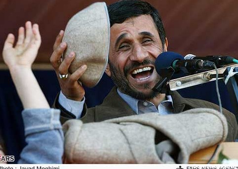 عکس؛ احمدی نژاد در چند لباس