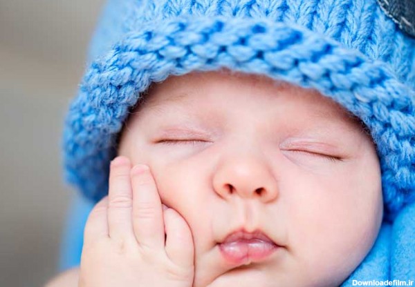 دانلود تصویر باکیفیت چهره نوزاد خوابیده تپل و زیبا